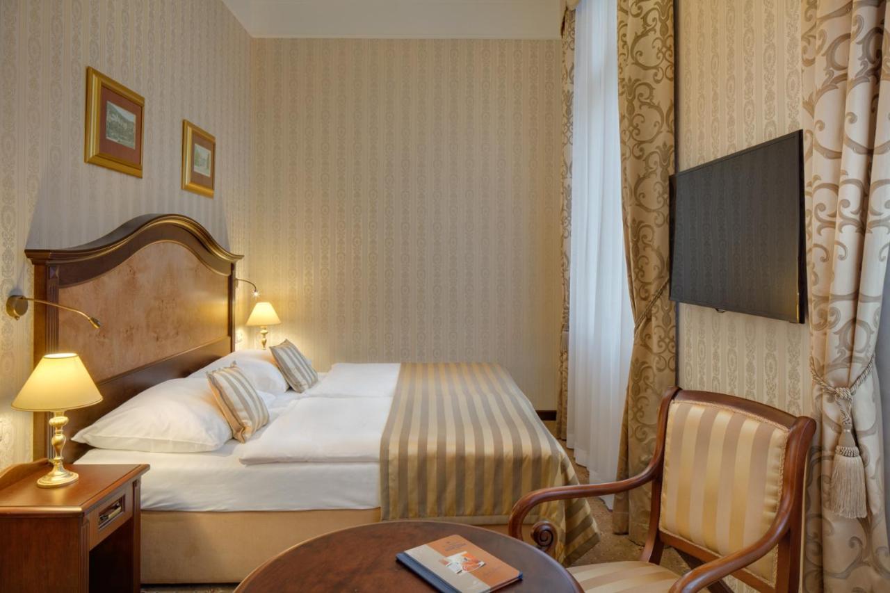 Ensana Nove Lazne Hotel Mariënbad Buitenkant foto
