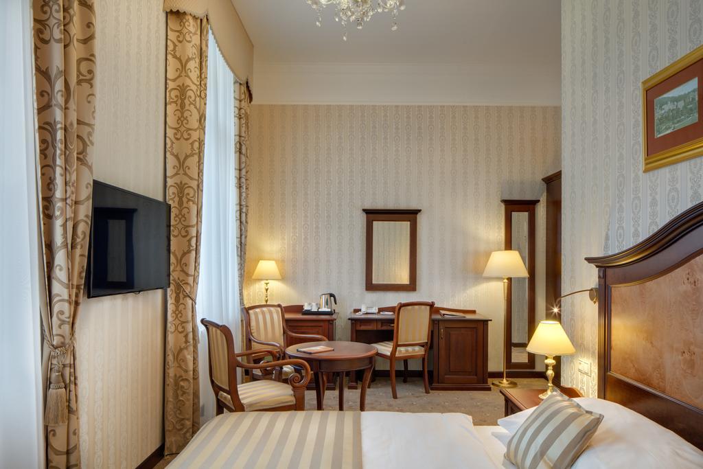 Ensana Nove Lazne Hotel Mariënbad Buitenkant foto